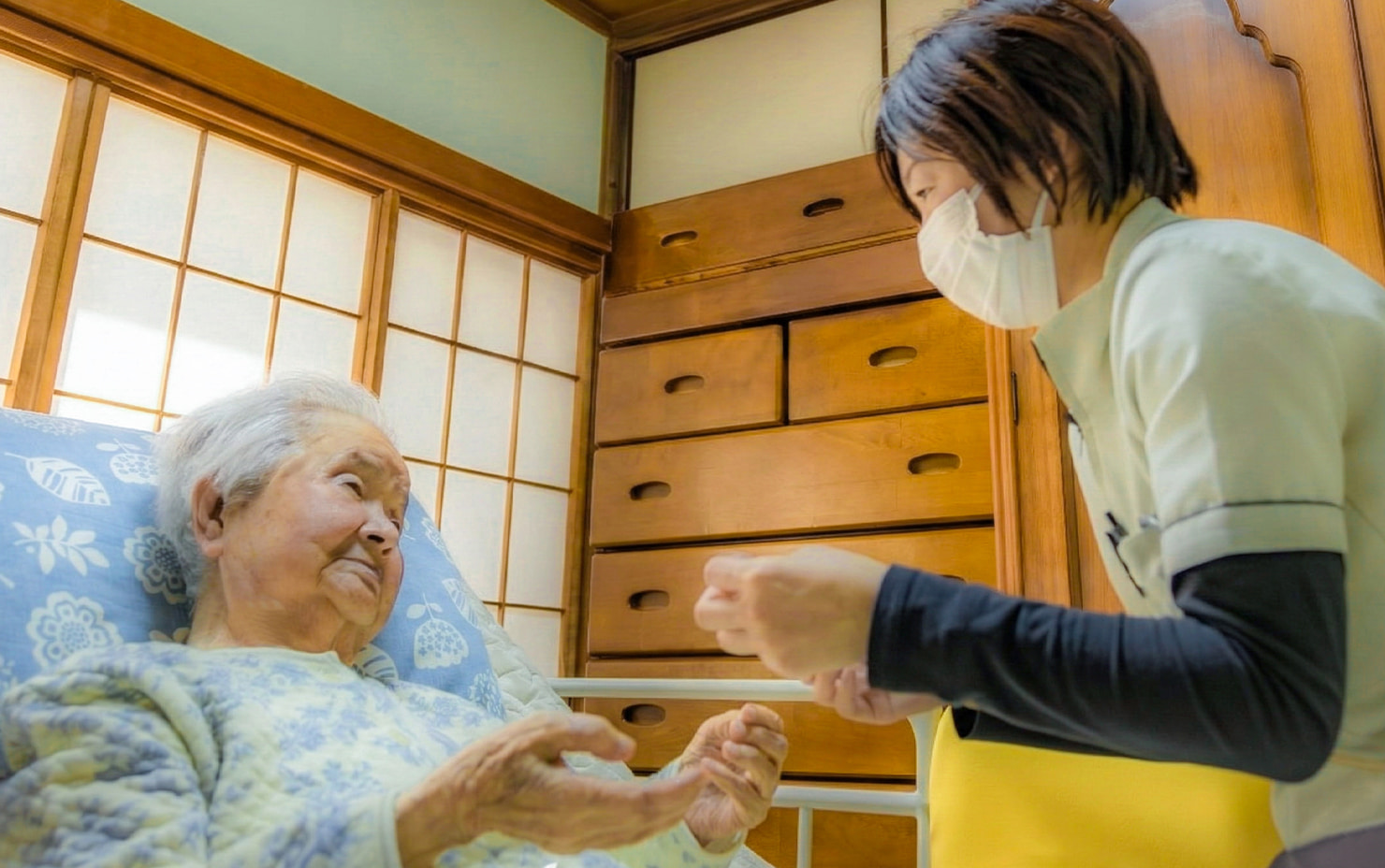 「看護」と「介護」の役割